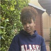 Profesora de inglés y estudiante de filología inglesa. Ofrezco clases de manera presencial y a domicilio para jóvenes.Con nivel C1 de Inglés